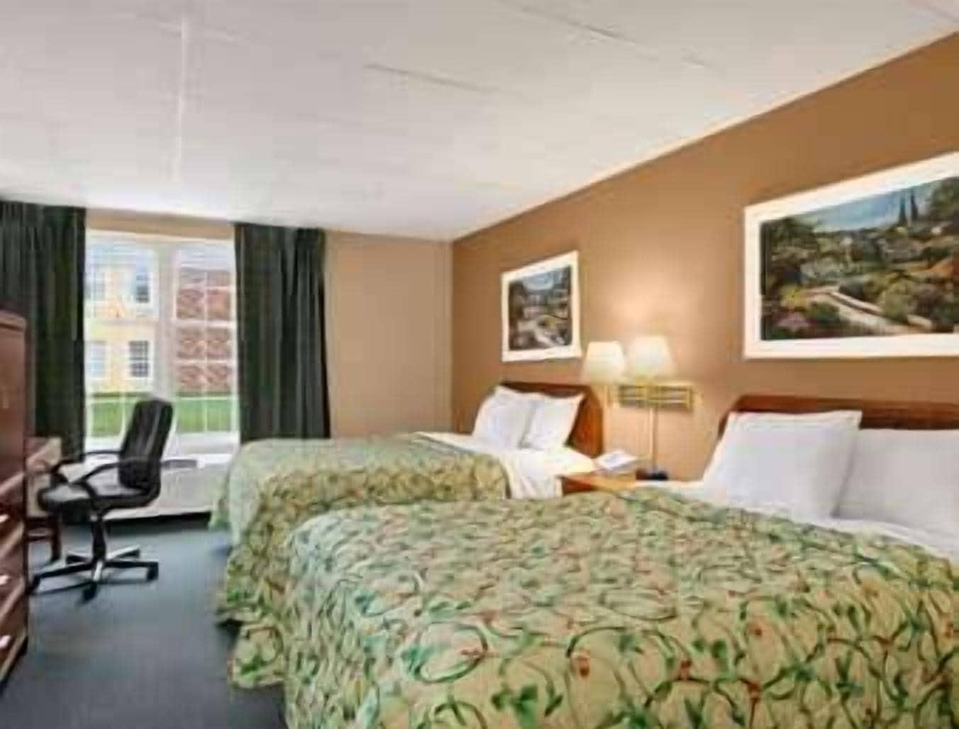 Days Inn By Wyndham Madisonville Exterior photo
