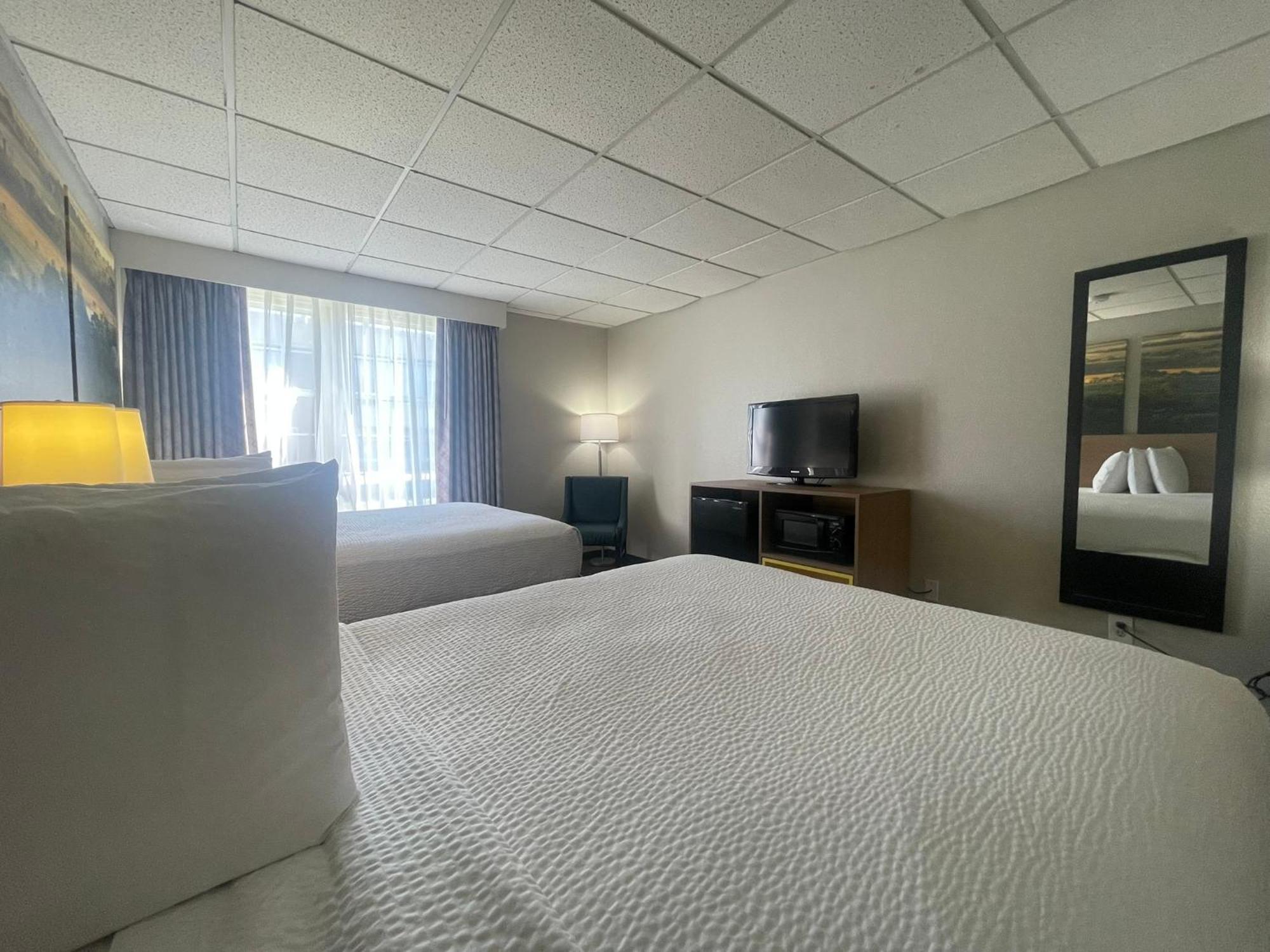 Days Inn By Wyndham Madisonville Exterior photo