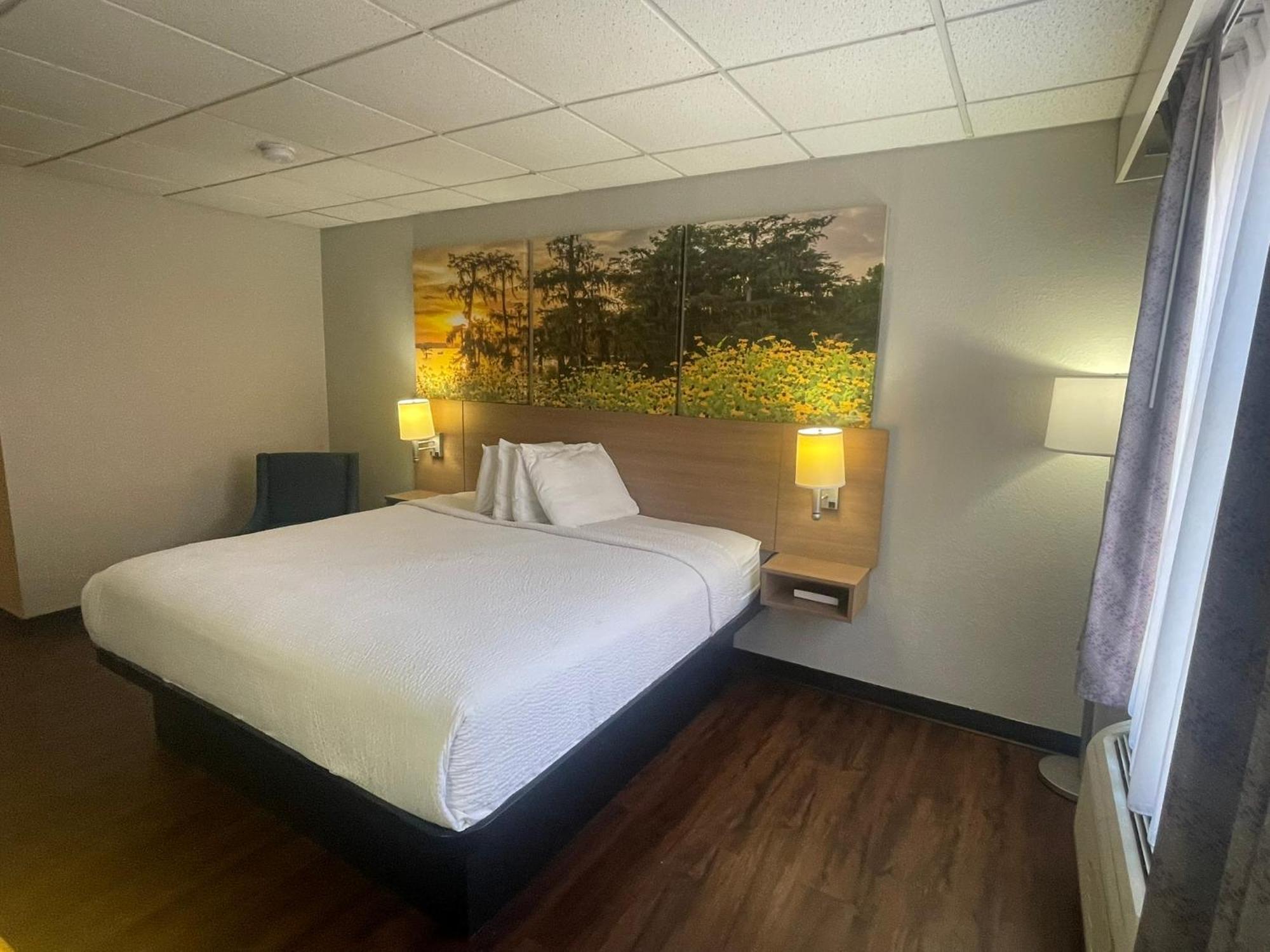 Days Inn By Wyndham Madisonville Exterior photo